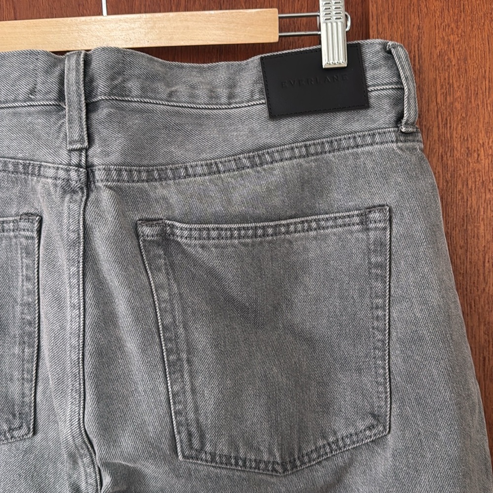 Everlane Grey 90s Cheeky Relaxed Jeans. 100% organic cotton. 31 Crop. Worn once. - Picture 5 of 6